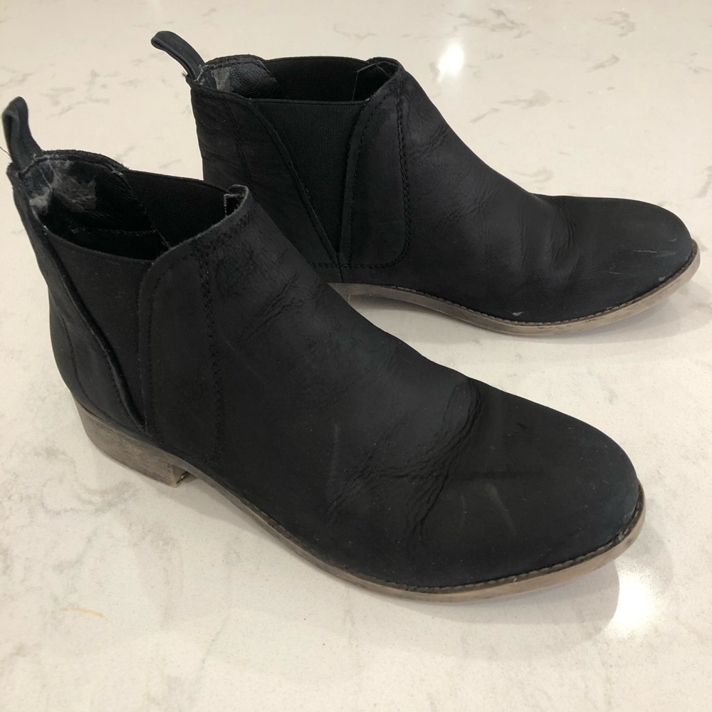 Steve Madden Robberr black leather ankle boots